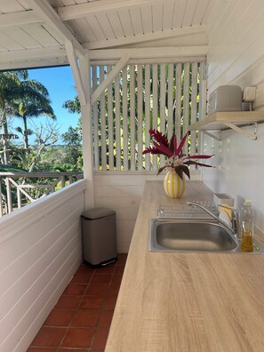 Private kitchen - Charming air-conditioned cottage in the heart of nature (Lamentin)