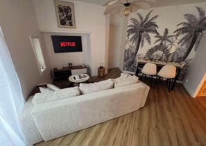 Living area - Vrbo Property (Clermont-Ferrand)