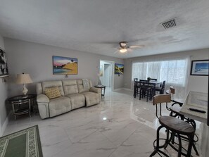 Living area - 2-bedroom apartment with water view in great location (Jensen Beach)