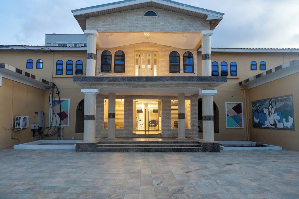 ADONAI HOTEL & APARTMENTS
