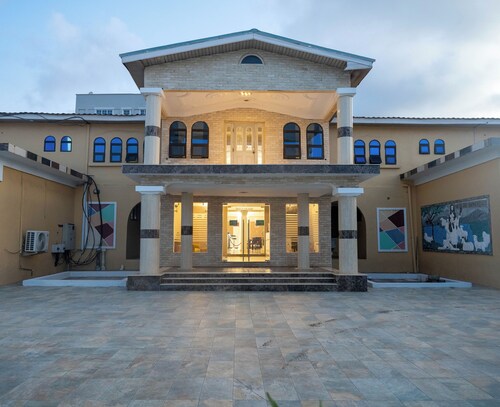 ADONAI HOTEL & APARTMENTS