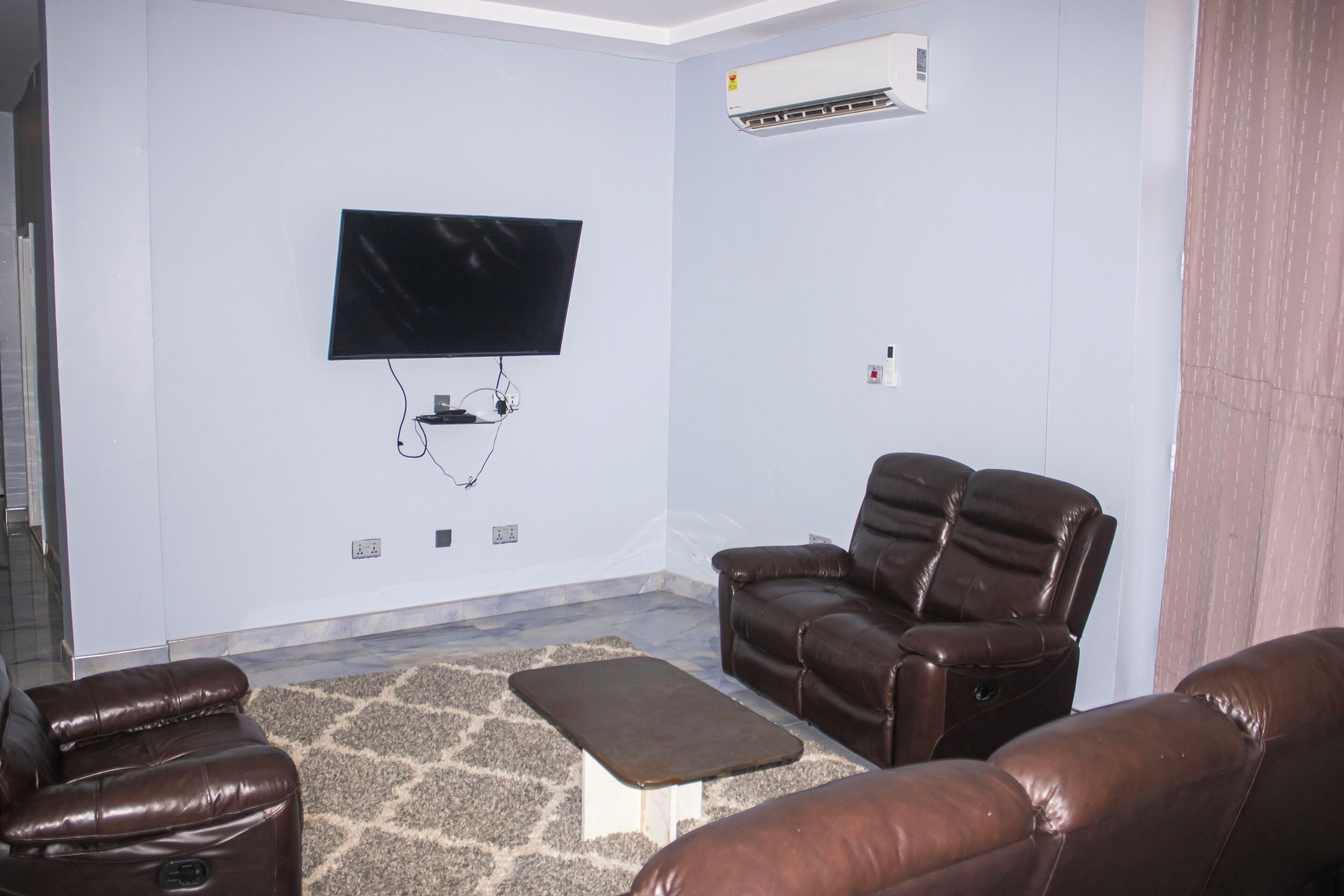 Apartment, 2 Bedrooms, Balcony, City View | Living area