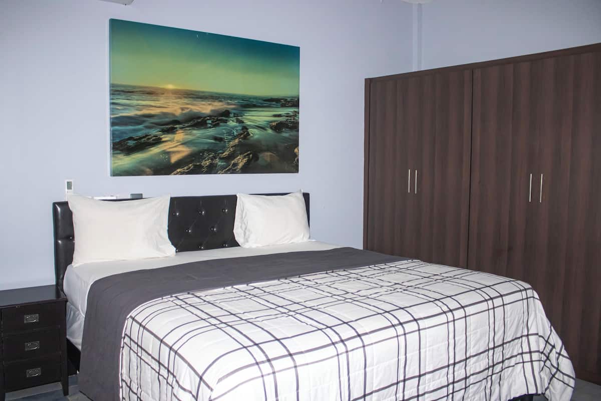 Ropa de cama de alta calidad, cubrecamas y escritorio 