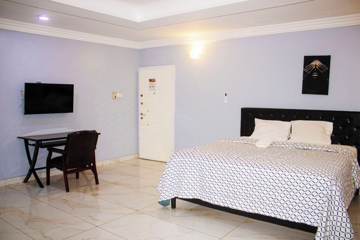 Habitación ejecutiva, baño privado | Ropa de cama de alta calidad, edredones de plumas, escritorio