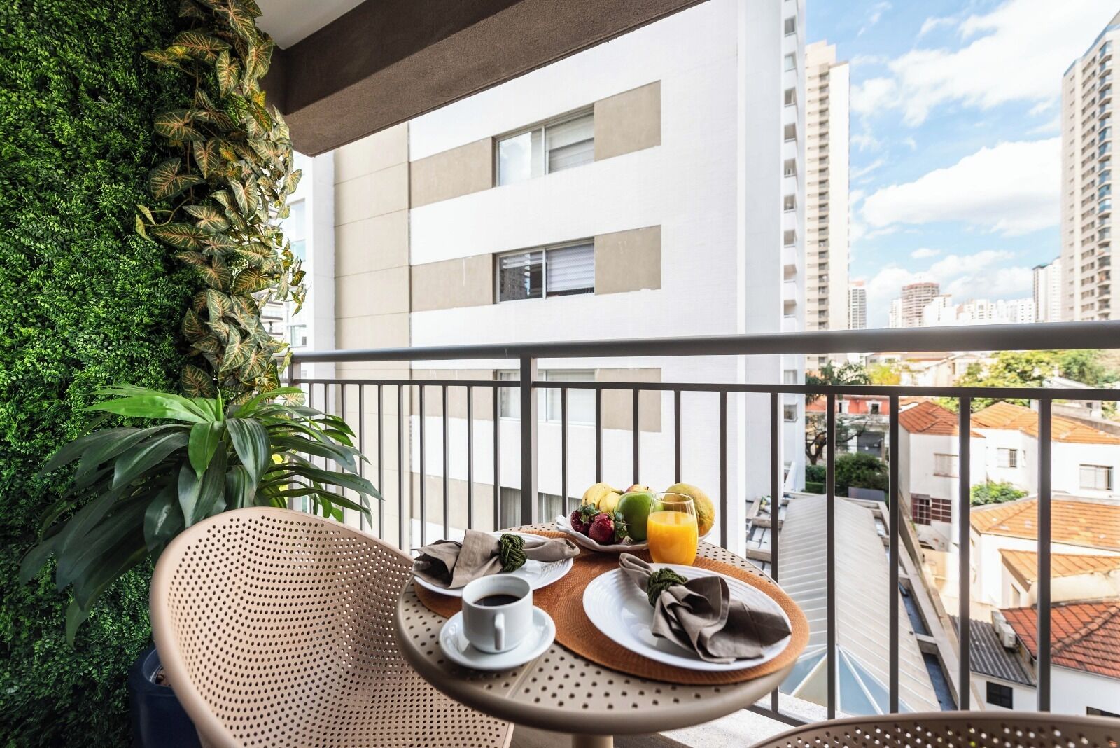 Comfort Apartment, Kitchen, City View | Outdoor dining