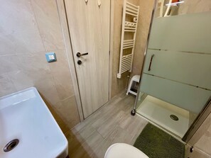 Apartment, 2 Bedrooms, Balcony, City View | Bathroom - Bright Apartment With Balcony (Caorle)