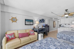Condo, 2 Queen Beds, Balcony (Hawaiian Inn 209) - Hawaiian Inn 209 (Daytona Beach Shores)