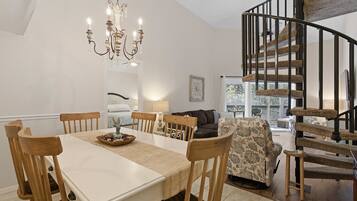 Villa, Multiple Beds, Kitchen, Pool View (Sea Woods Villa 277) | Dining