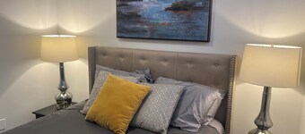 Rosemary’s Cozy Corner - 2 Bedroom Suite w/Private Entry in Brighton