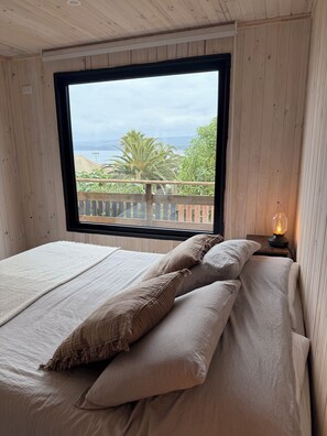 1 bedroom, internet, bed sheets