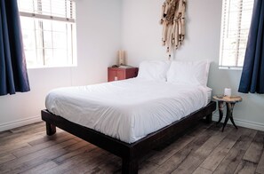 3 bedrooms, Internet, bed sheets - Family Friendly 3BR 2BA In The Middle of LA (Los Angeles)