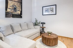 Televisión y chimenea 