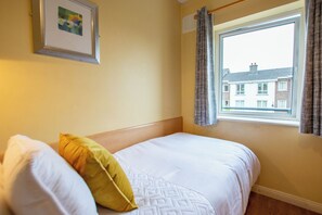 Room - Central 4-Bedroom Home, Galway (Galway)