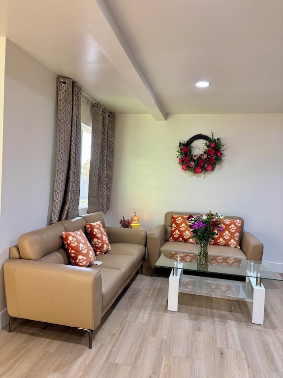 Lovely 2-bedroom House With Ac In Charming Huntington Beach - Huntington Beach, CA