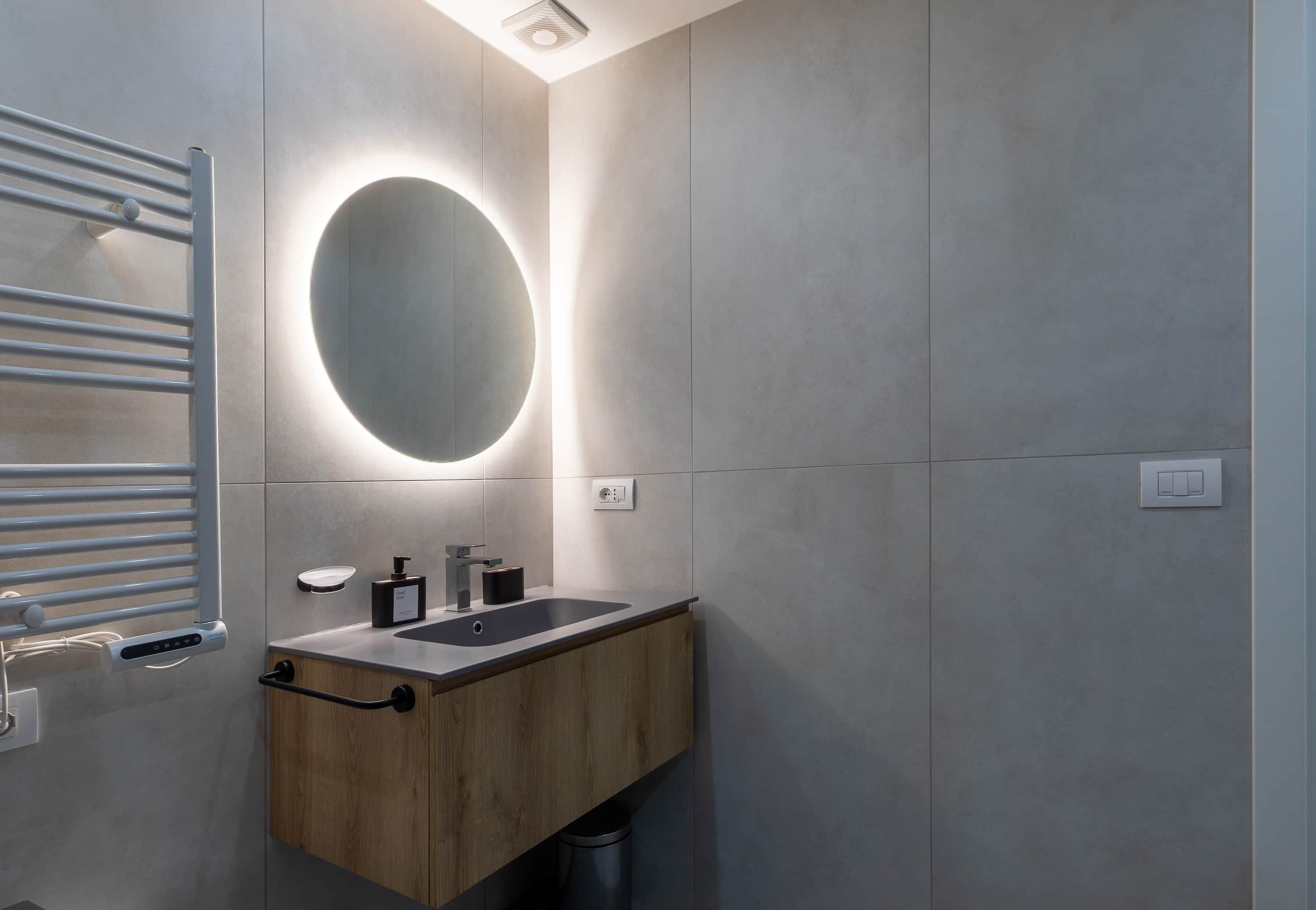 Doccia, asciugacapelli, bidet, asciugamani
