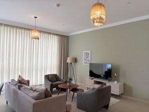 Smart TV - Relaxing 2BR Apartment in Al Bateen JBR - Walk to Beach & The Walk (Dubai)