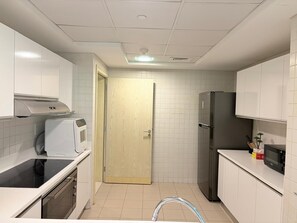 Private kitchen - Relaxing 2BR Apartment in Al Bateen JBR - Walk to Beach & The Walk (Dubai)