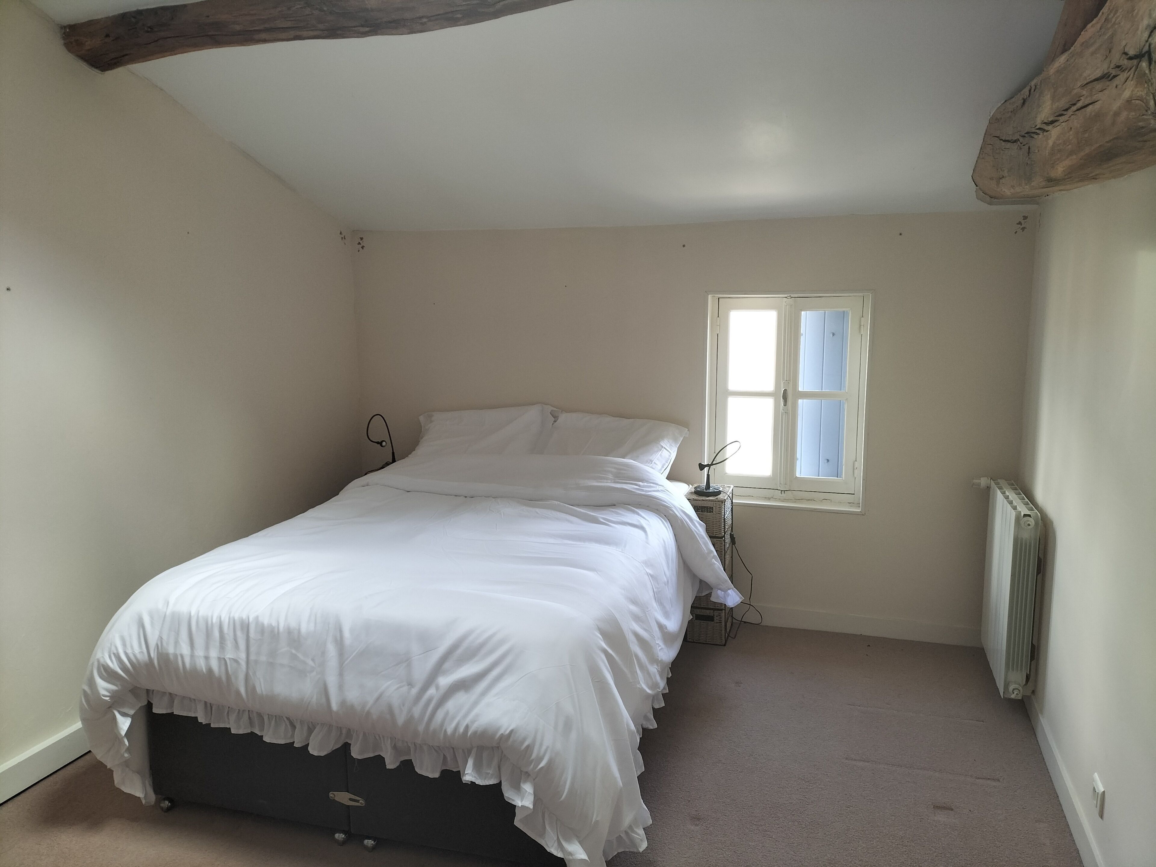 4 bedrooms, desk, iron/ironing board, free WiFi