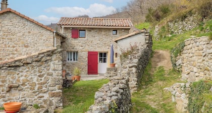 Guest Room “Les Terrasses de Collanges” with Mountain View and Wi-Fi