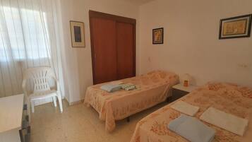 2 bedrooms