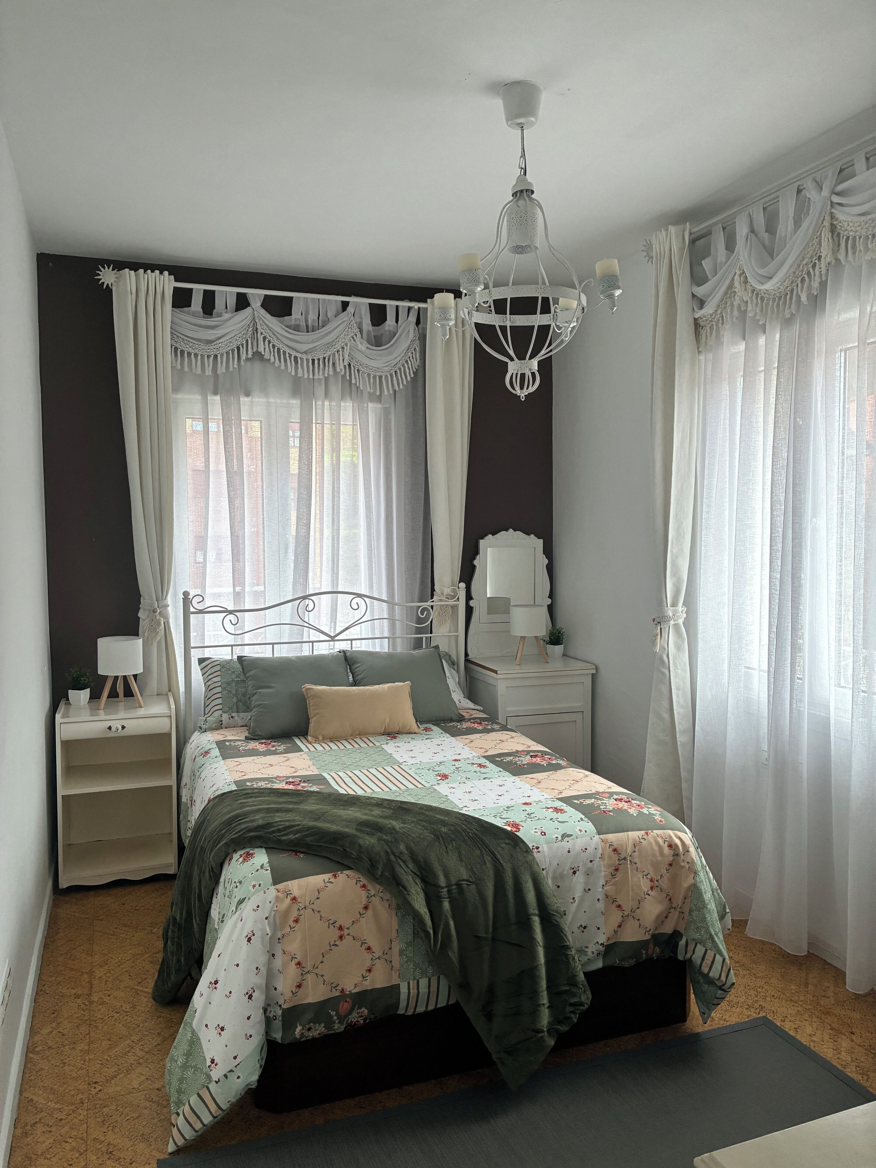 2 dormitorios, tabla de planchar con plancha, wifi gratis y ropa de cama