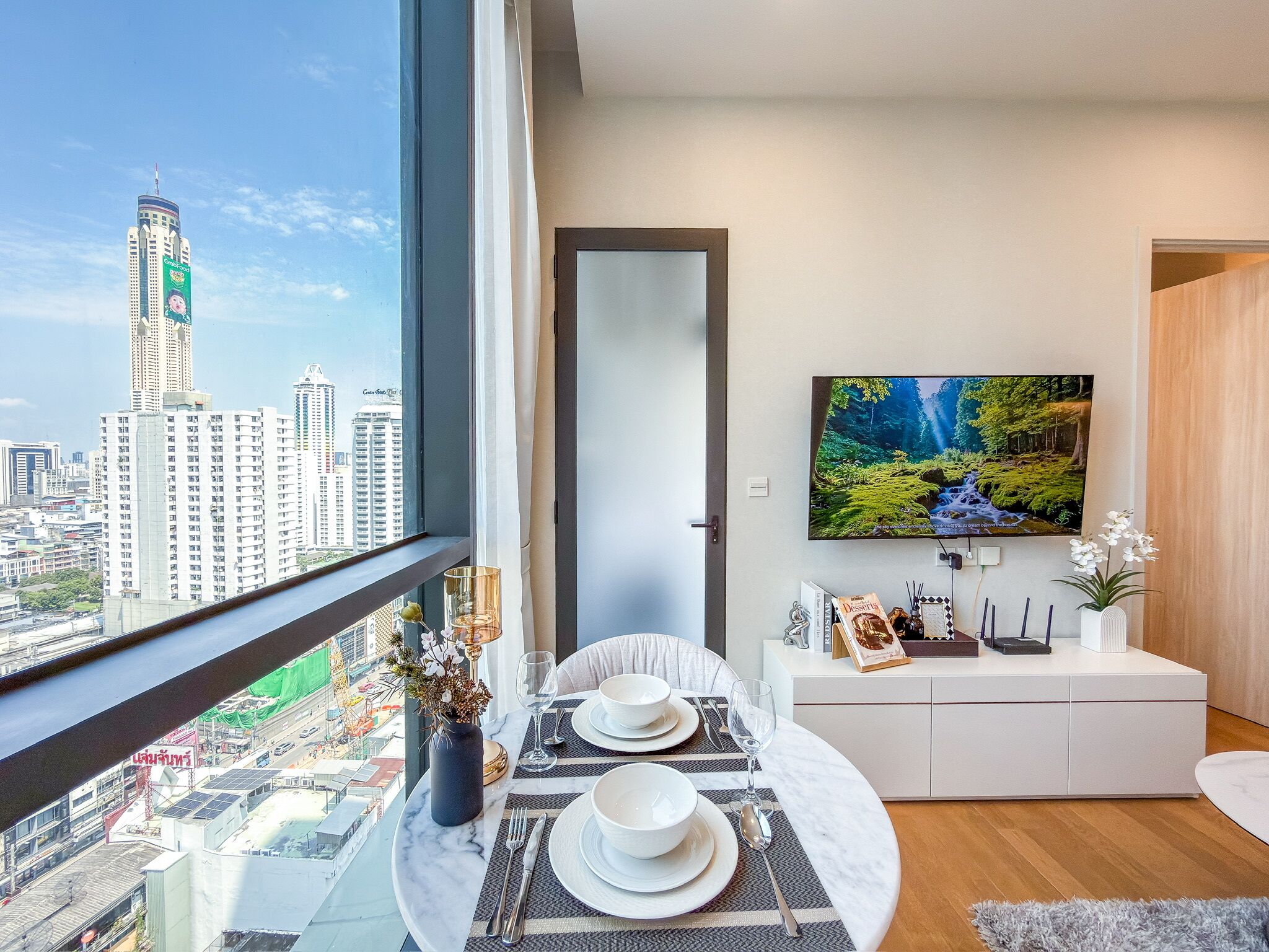 อพาร์ทเมนท์, 1 ห้องนอน, ระเบียง, วิวสวน | ห้องรับประทานอาหาร