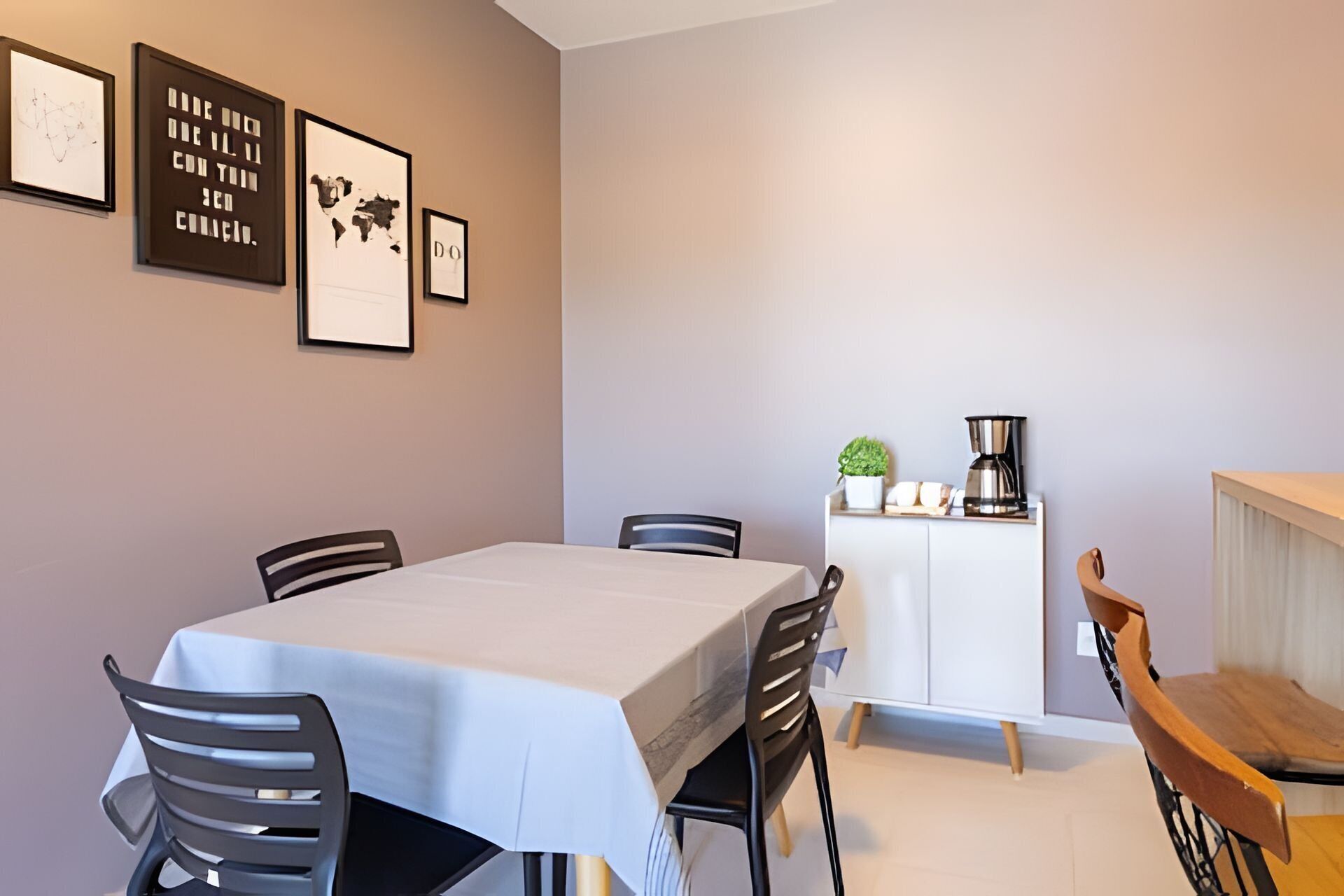 Family Apartment | Dining