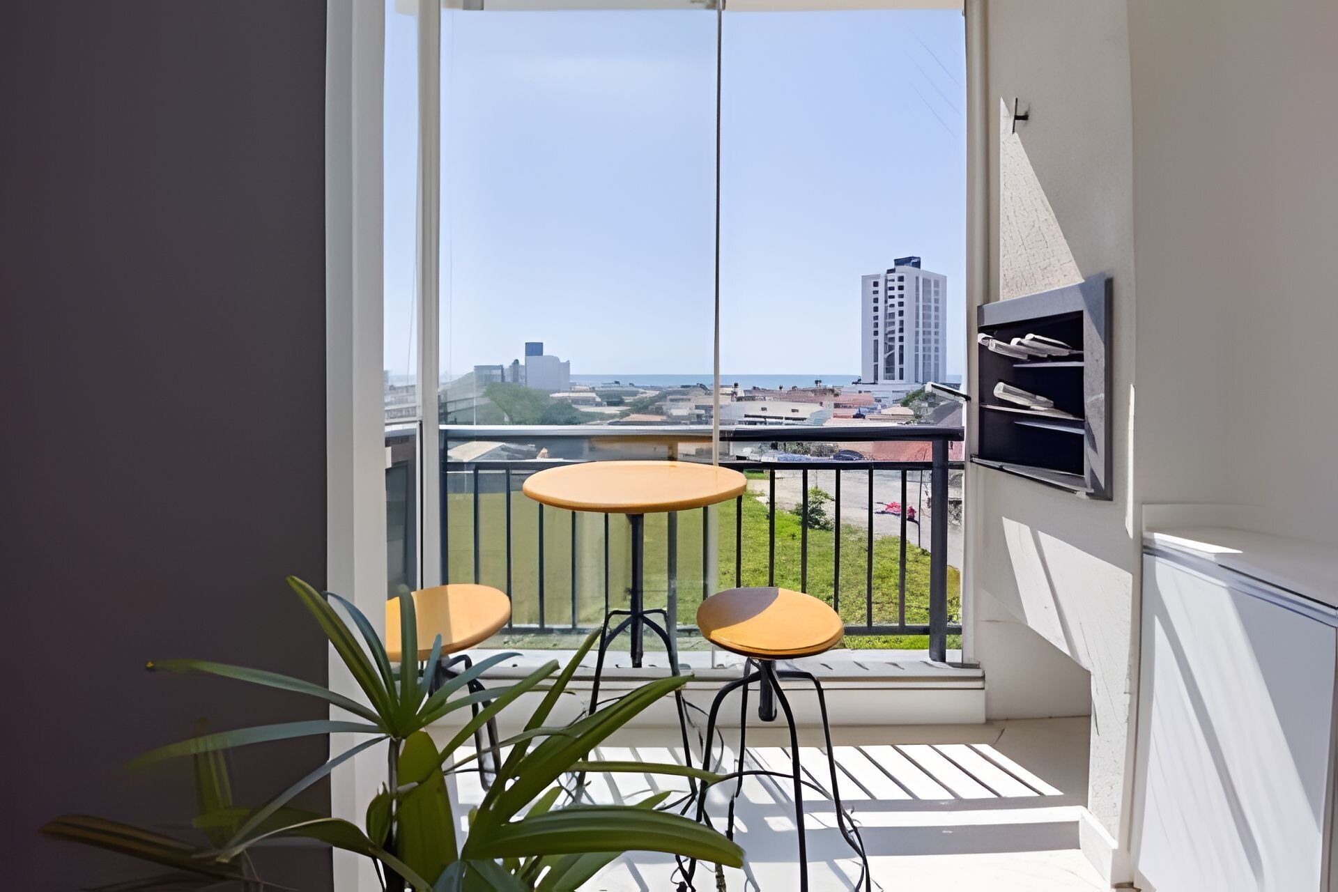 Family Apartment | Dining