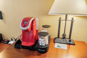 Miscellaneous - Welcoming standard bedroom hotel with AC in Hendersonville (Hendersonville)