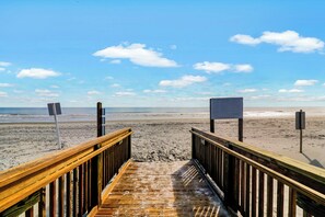 On the beach - Oceanfront Hilton Head Villa | Salt & Sunrise (Hilton Head Island)