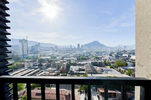 Comfort Suite, City View | Balcony view - Héroes 47 (Monterrey)