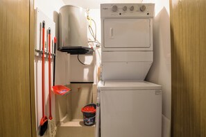 Suite, City View | Laundry - Héroes 47 (Monterrey)