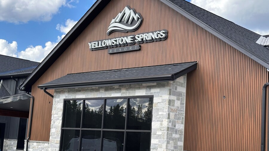 Yellowstone Springs Resort