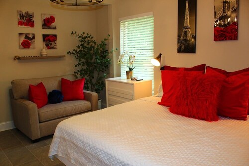 Southern Elegance Gateway