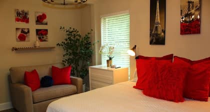 Southern Elegance Gateway