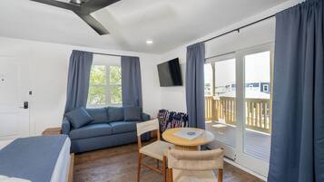 Suite, 1 Bedroom, Harbour View (Sunset Bunk Double Balcony) | Living area