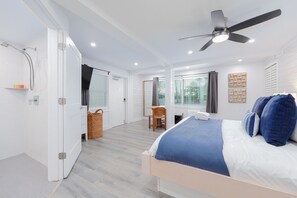 Studio, 1 King Bed, Non Smoking