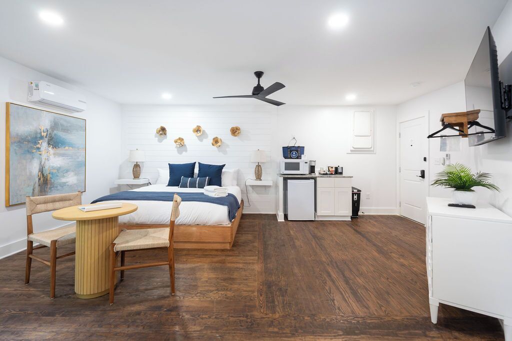 Habitación, 1 cama de matrimonio grande, no fumadores | Caja fuerte, cortinas opacas, wifi gratis