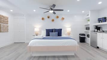 Studio, 1 King Bed, Non Smoking
