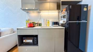 Apartment, 1 Bedroom, Balcony, Garden View | Interior