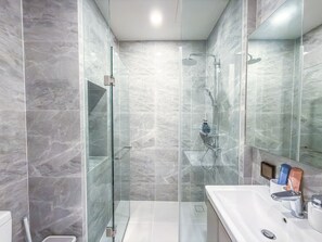 Departamento, 1 habitación, balcón, vista al jardín | Baño