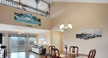 4-bedroom lovely house in serene bayside town with water views,short beach walk