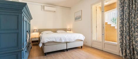 5 Schlafzimmer, Bügeleisen/Bügelbrett, kostenloses WLAN, Bettwäsche