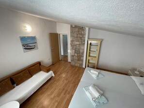 1 bedroom, WiFi, bed sheets - Apartment Bugenvila - Apt With sea view 2 (Vrboska)