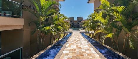 Perushuoneisto | Uima-allas