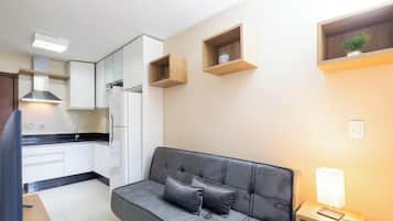 Apartemen Basic | Area keluarga | Smart TV 32-inci dengan saluran TV digital