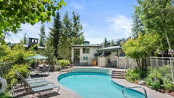 Outdoor pool, a heated pool