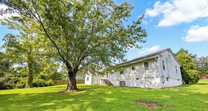 3 BR 2 BTH Knoxville newly remodeled home