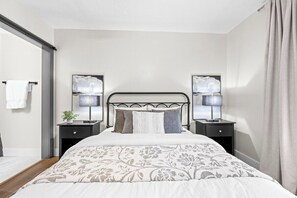 Bedroom - 3 BR 2 BTH Knoxville newly remodeled home (Knoxville)