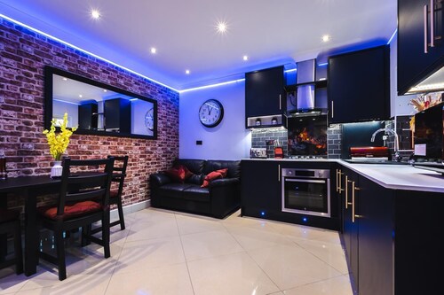 BlueBrick Penthouse Near Reading Town Centre